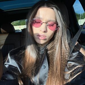 Meet your Posher, Yulia